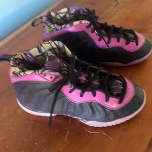 Nike little posite one cave purple sneakers size 2Y